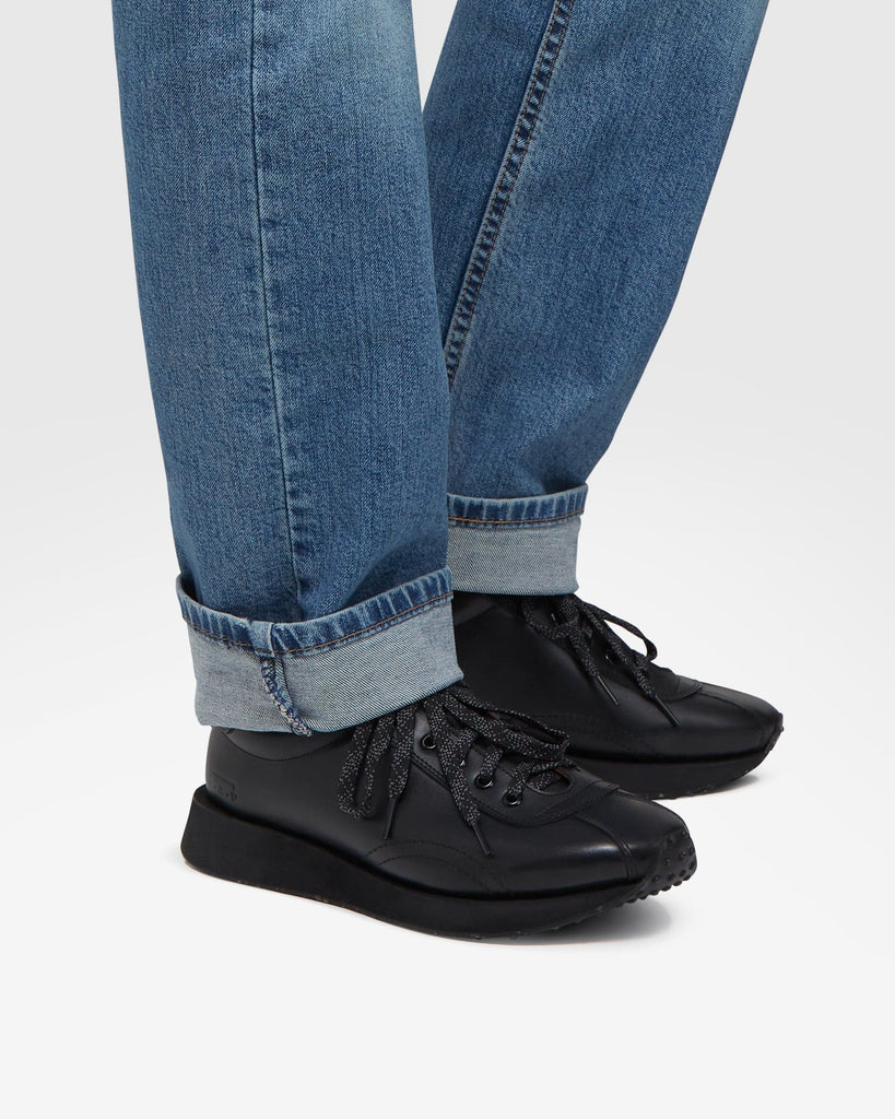 Outfit jeans y tenis casual juvenil Lunes Completamente Negros | L - A - D ®