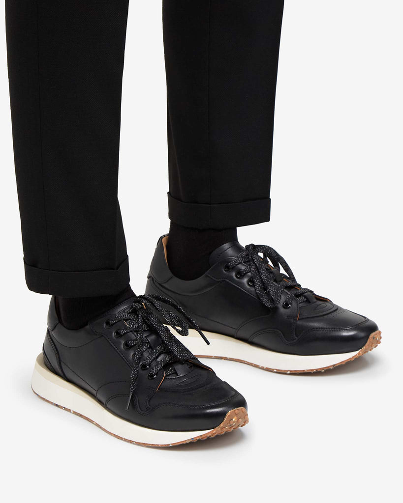 Pantalones de vestir con tenis de piel Jueves Negro | L - A - D ®